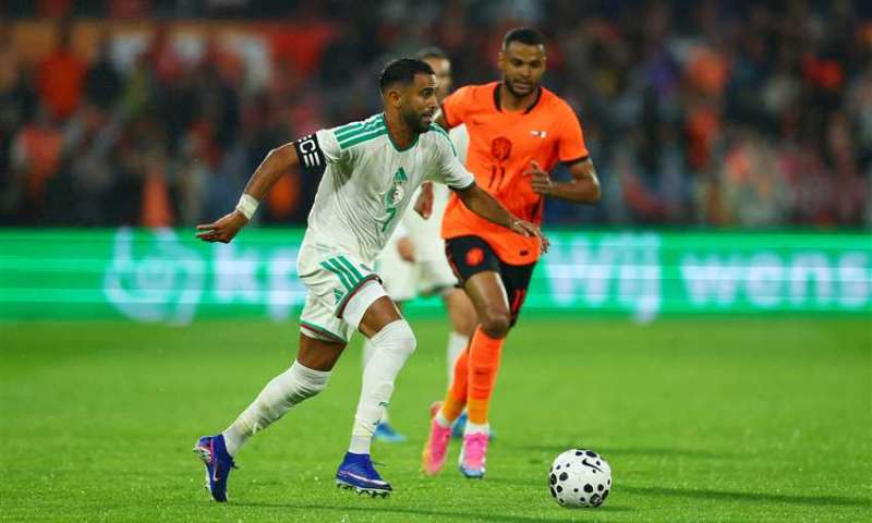 الجزائر تهزم هولندا وديًا بهدف متأخر قبل انطلاق كأس العالم